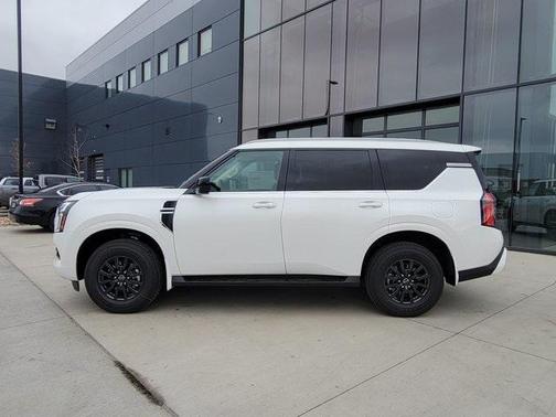 2025 Nissan Armada SV 4WD