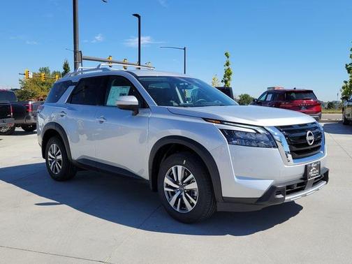 2025 Nissan Pathfinder SL 4WD