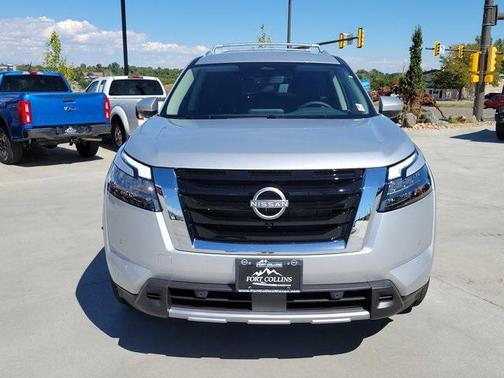 2025 Nissan Pathfinder SL 4WD