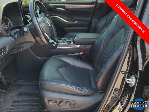 2022 Toyota Highlander Platinum