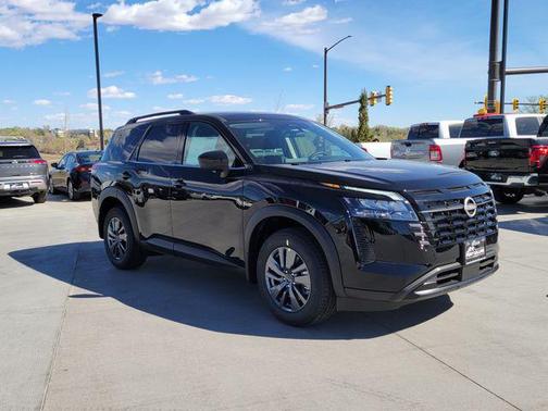 Super Black 2026 Nissan Pathfinder SV
