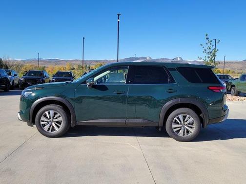 2025 Nissan Pathfinder SL 4WD