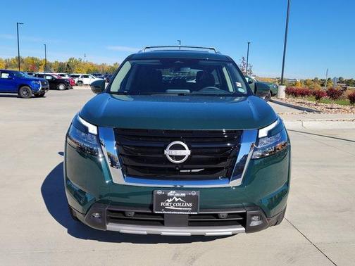 2025 Nissan Pathfinder SL 4WD