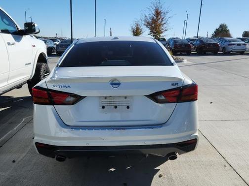 2021 Nissan Altima SR FWD