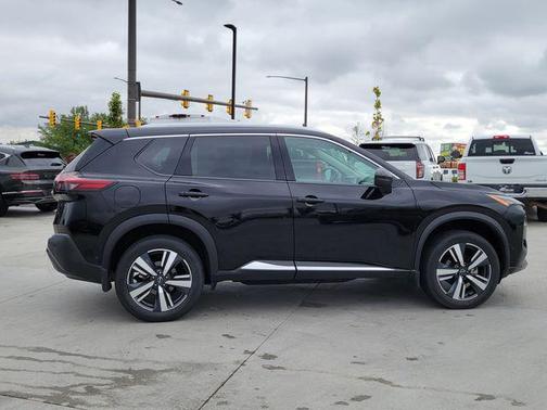 Super Black 2023 Nissan Rogue SL