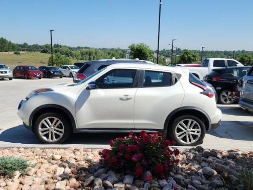 White Pearl 2015 Nissan Juke S