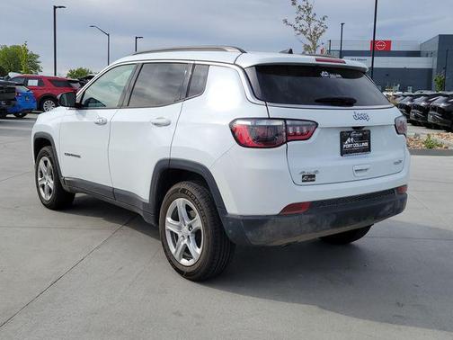 Bright White Clearcoat 2024 Jeep Compass Latitude