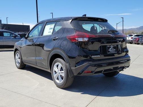 2025 Nissan Kicks S