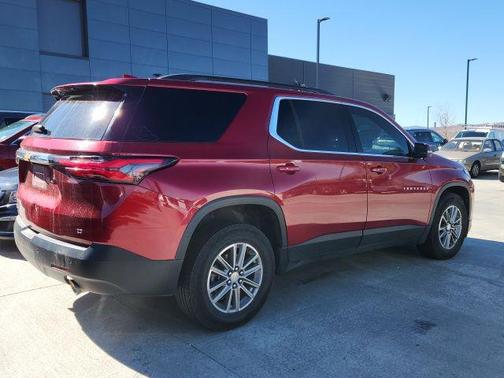 Cherry Red Tintcoat 2022 Chevrolet Traverse LT Cloth