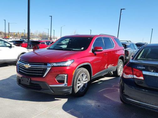 Cherry Red Tintcoat 2022 Chevrolet Traverse LT Cloth