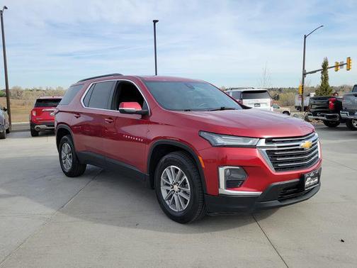 Cherry Red Tintcoat 2022 Chevrolet Traverse LT Cloth
