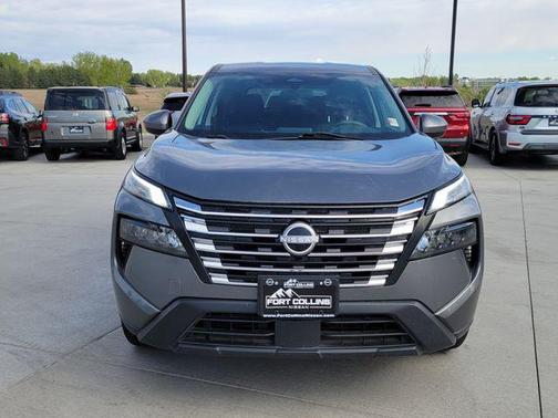 Gun Metallic 2024 Nissan Rogue SV