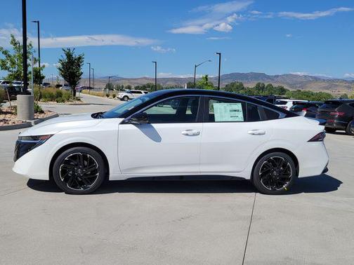 Aspen White Tricoat/Super Black 2026 Nissan Sentra SR
