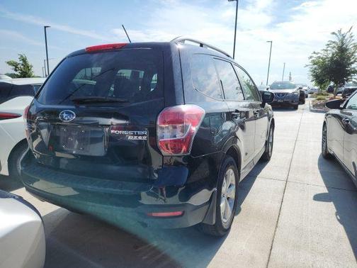 Crystal Black Silica 2015 Subaru Forester 2.5i Premium
