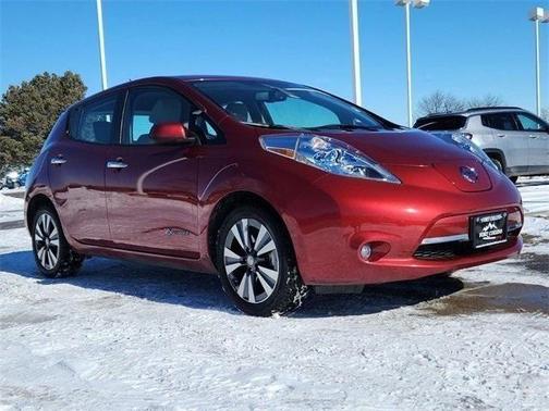 Photo 5 of 31 of 2015 Nissan Leaf SV