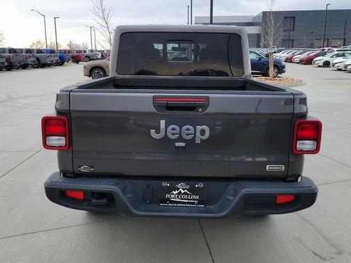 2023 Jeep Gladiator Overland