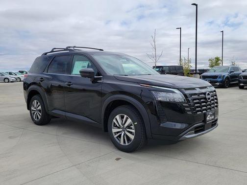Super Black 2026 Nissan Pathfinder SL