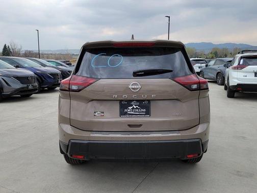 2025 Nissan Rogue SV