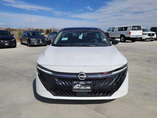 Aspen White Tricoat/Super Black 2026 Nissan Sentra SR