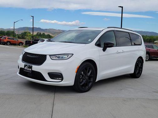 Bright White Clearcoat 2025 Chrysler Pacifica Limited