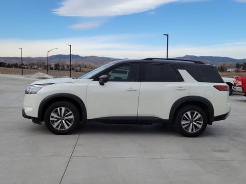2024 Nissan Pathfinder SL 4WD