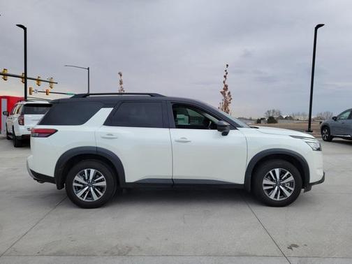 2024 Nissan Pathfinder SL 4WD