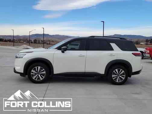 2024 Nissan Pathfinder SL 4WD