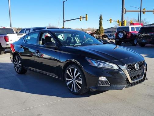 2021 Nissan Altima SR FWD