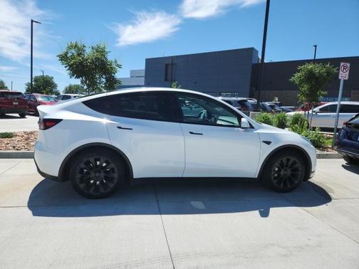 2023 Tesla Model Y Long Range Dual Motor All-Wheel Drive