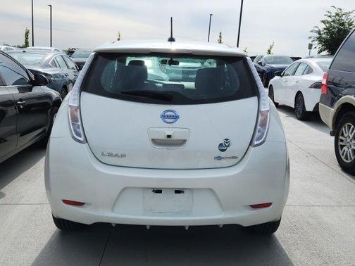 Pearl White 2017 Nissan Leaf SV