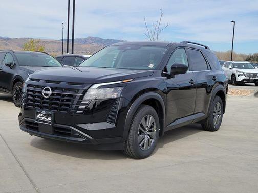 Super Black 2026 Nissan Pathfinder SV