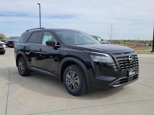 Super Black 2026 Nissan Pathfinder SV