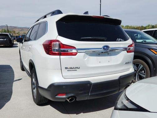 Crystal White Pearl 2022 Subaru Ascent Premium 7-Passenger