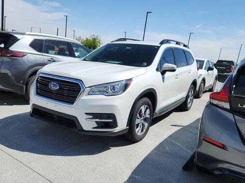 Crystal White Pearl 2022 Subaru Ascent Premium 7-Passenger