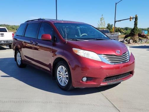 2013 Toyota Sienna XLE