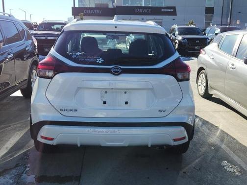 2023 Nissan Kicks SV