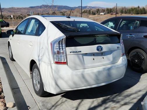 2010 Toyota Prius III
