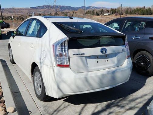 2010 Toyota Prius III