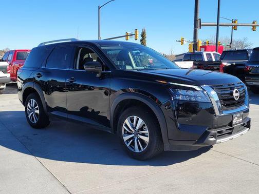 2025 Nissan Pathfinder SL 4WD