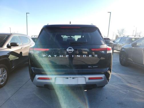 2025 Nissan Pathfinder SL 4WD