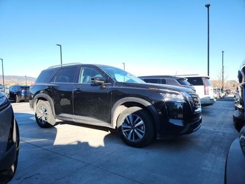 2025 Nissan Pathfinder SL 4WD