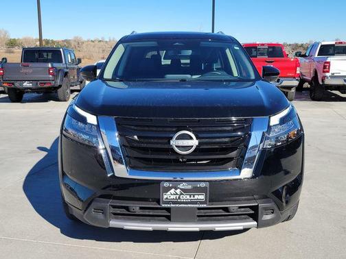 2025 Nissan Pathfinder SL 4WD