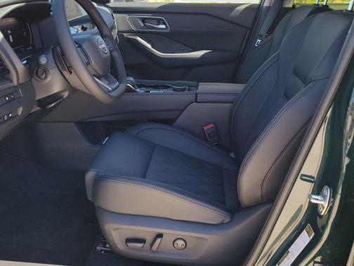 Obsidian Green 2026 Nissan Rogue Platinum