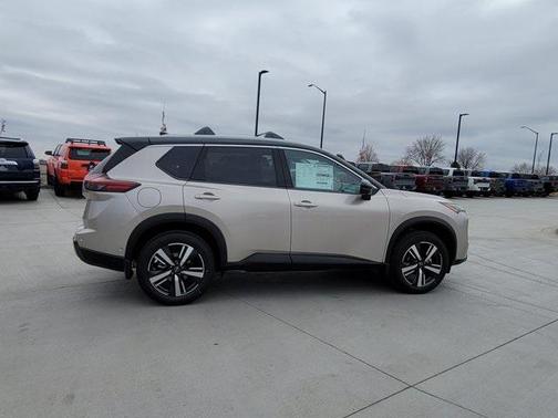 2025 Nissan Rogue SL