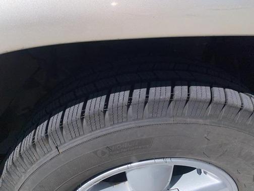 2001 Nissan Pathfinder LE