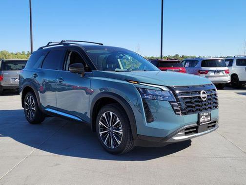 Baltic Teal/Super Black 2026 Nissan Pathfinder Platinum
