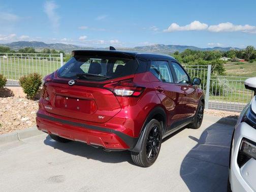 Scarlet Ember Tintcoat/Super Black 2024 Nissan Kicks SV