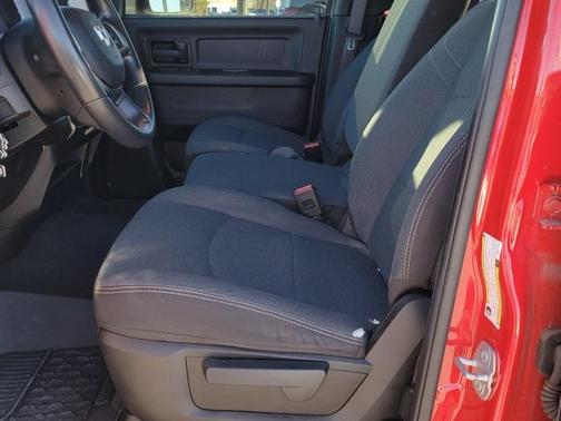 2022 RAM 2500 Tradesman Crew Cab 4x4 6'4' Box