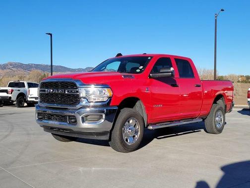 2022 RAM 2500 Tradesman Crew Cab 4x4 6'4' Box