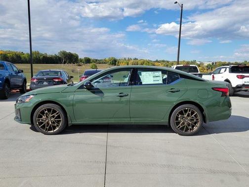 2025 Nissan Altima SR AWD